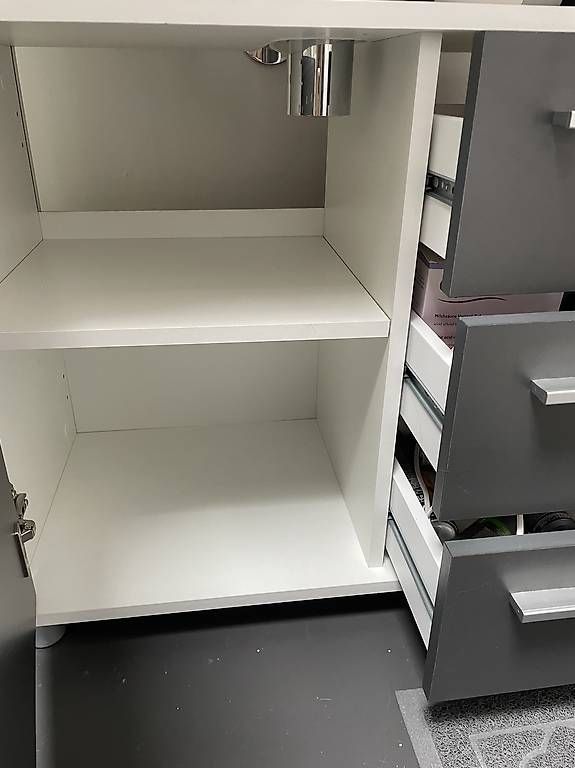 Mobili per bagno: Badezimmer Möbel – Usato da Langnau i. E. venduto da luk_758j 2