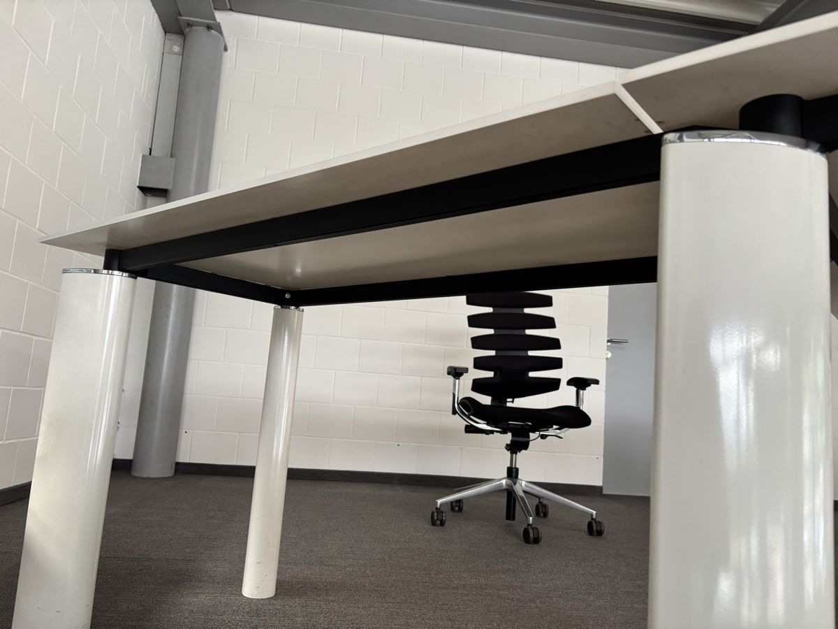 Bureaux: Bürotisch – D'occasion à Wallenwil par Mueller842 2