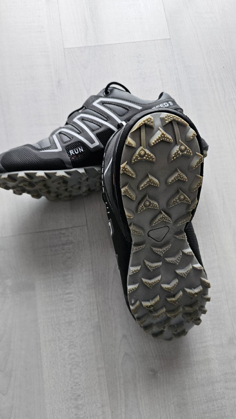 Chaussures hommes: Running Shoe Gr.43 – Neuf (Voir description) à Port par sold54 1