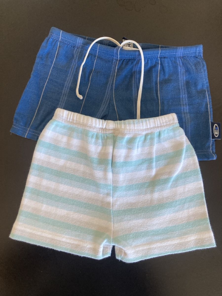 Du Pareil au Même Lotti & Set di vestiti: Lot de 2 maillots de bain bébé 12 mois rayées – Usato da Chêne-Bougeries venduto da GiovannaDiLoreto