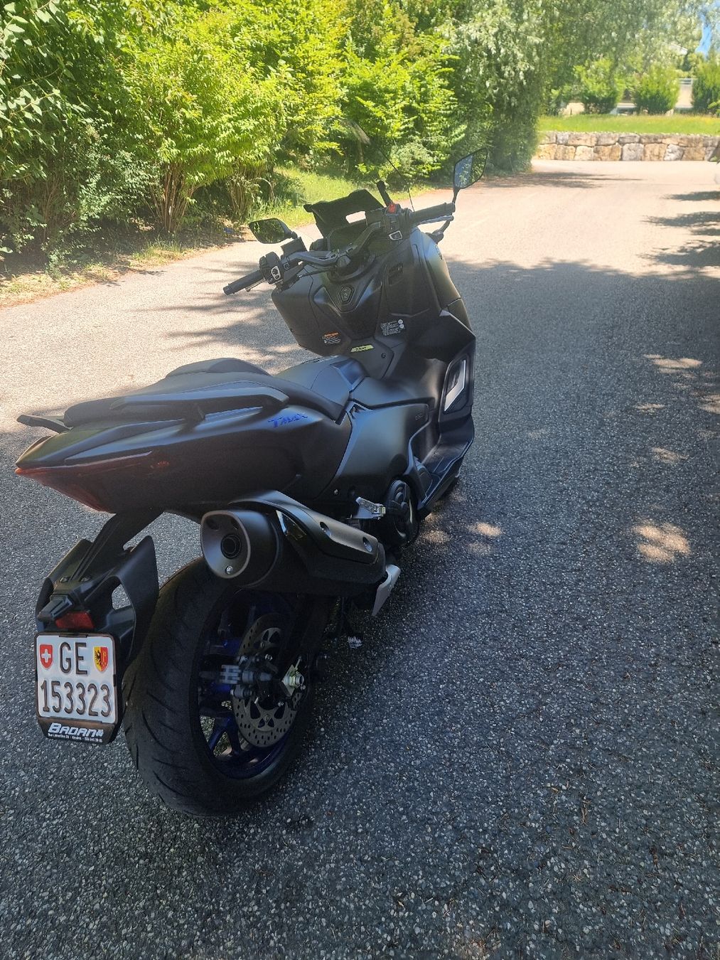 Yamaha Scooter: Yamaha TMAX XP560 Scooter, noir, peu km – Nuovo (secondo la descrizione) da Thônex venduto da abb_pz2n 3