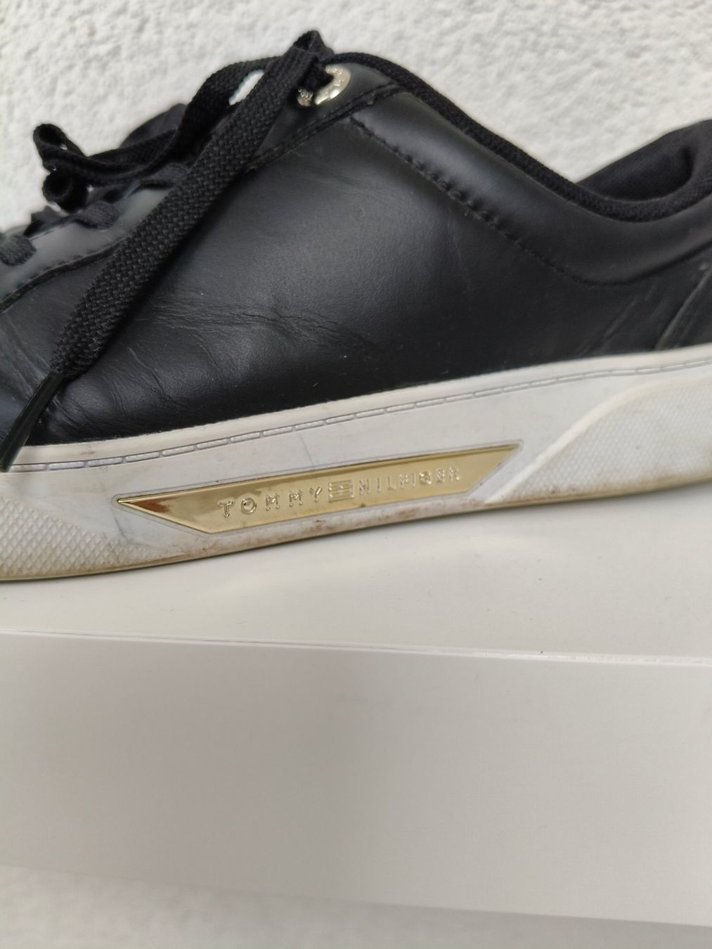 Tommy Hilfiger Chaussures hommes: Baskets noires Tommy Hilfiger 41 – D'occasion à Monthey par lesaffairesdecamille 7