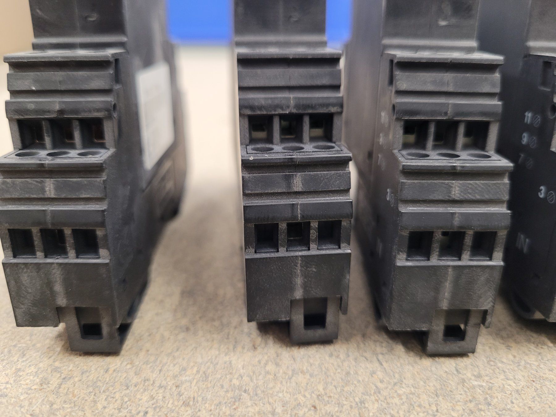 Phoenix Contact Elektronikbauteile: 4 Stück - 2856087 - Überspannungsschutzstecker, Phoenix – Gebraucht aus Vitznau von Night-Fire 2