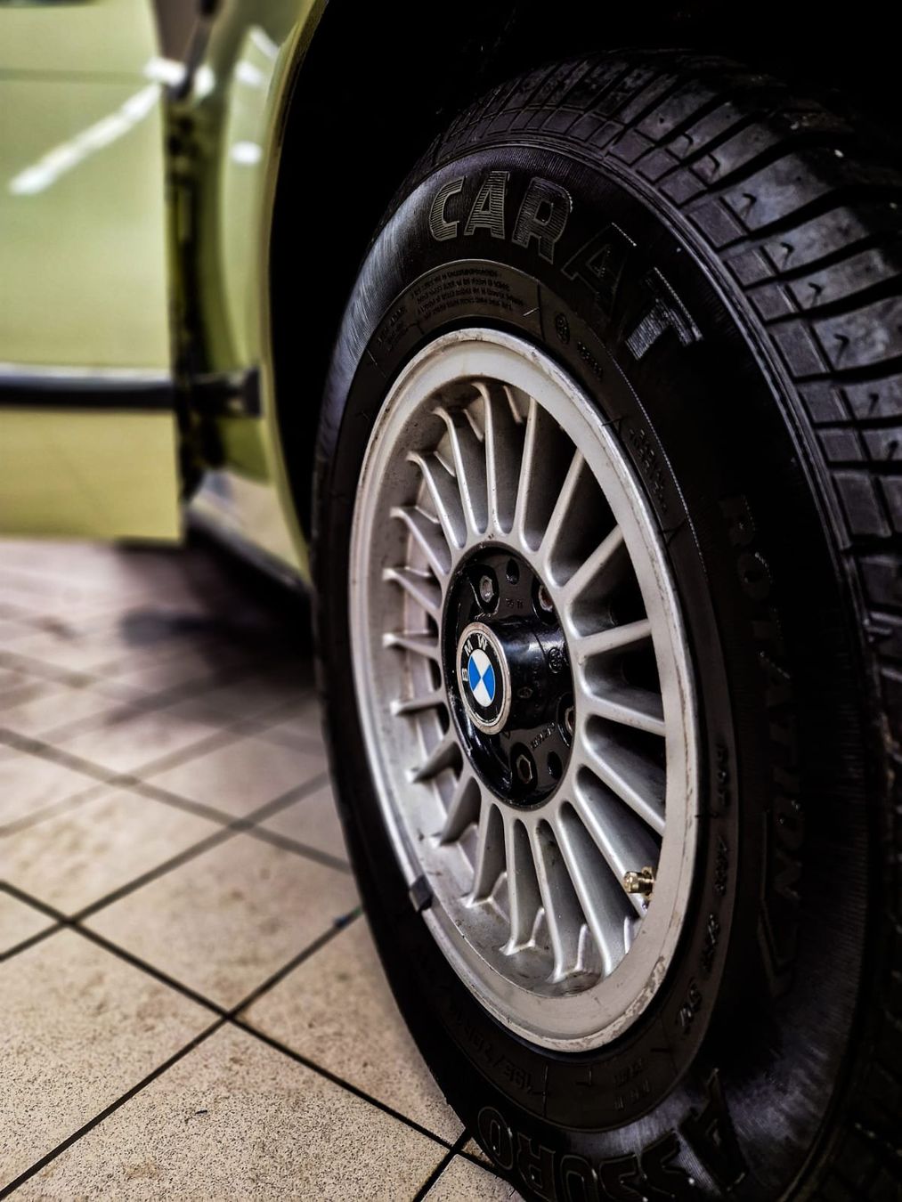 BMW Automobili: BMW 630 CS E24 Resedagrün Veteran Oldtimer Antik – Usato da Bubikon venduto da Cila_versand 9