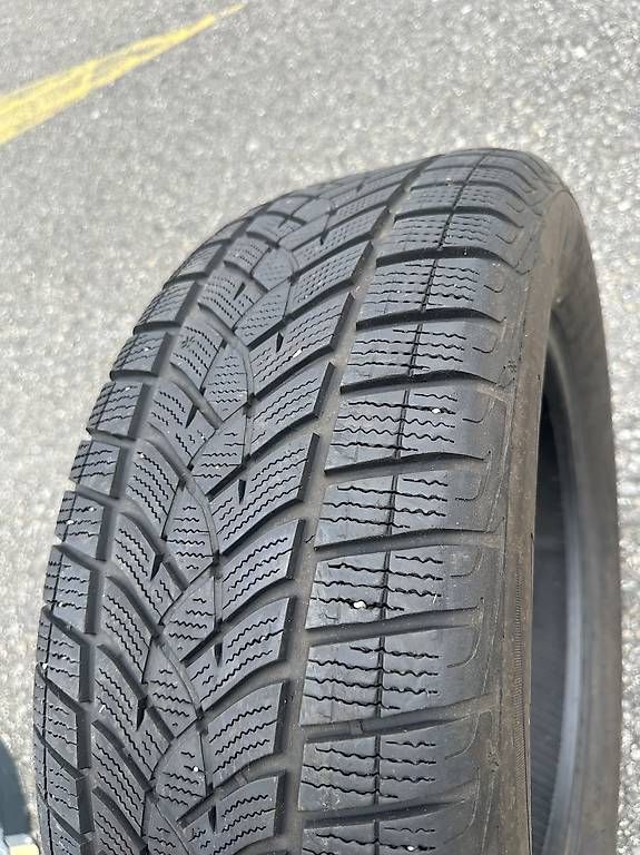 Pneumatici & Ruote complete: Goodyear UltraGrip Performance SUV 235/60 R17 106H M+S  – Usato da Aarburg venduto da iaz_hnt8 2