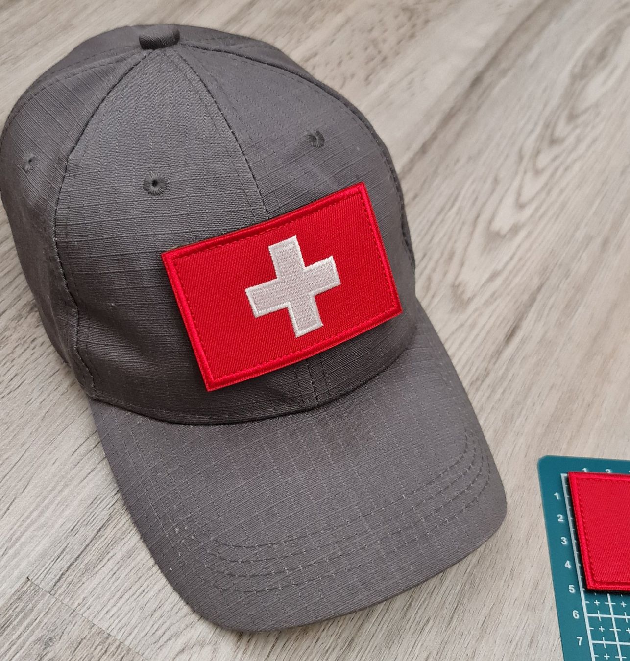 Placchette & Badge: Patch Badge Klett Kleider Schweiz Suisse Svizzera – Nuovo e nell'imballaggio originale da Effretikon venduto da easyjones