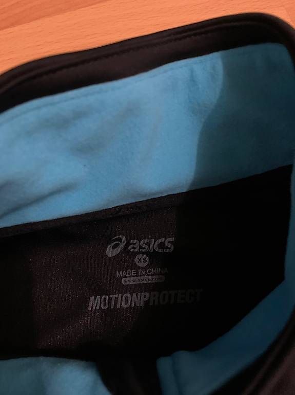 Jacken: Laufjacke von Asics Grösse XS – Gebraucht aus Villigen von 28Nora82 1