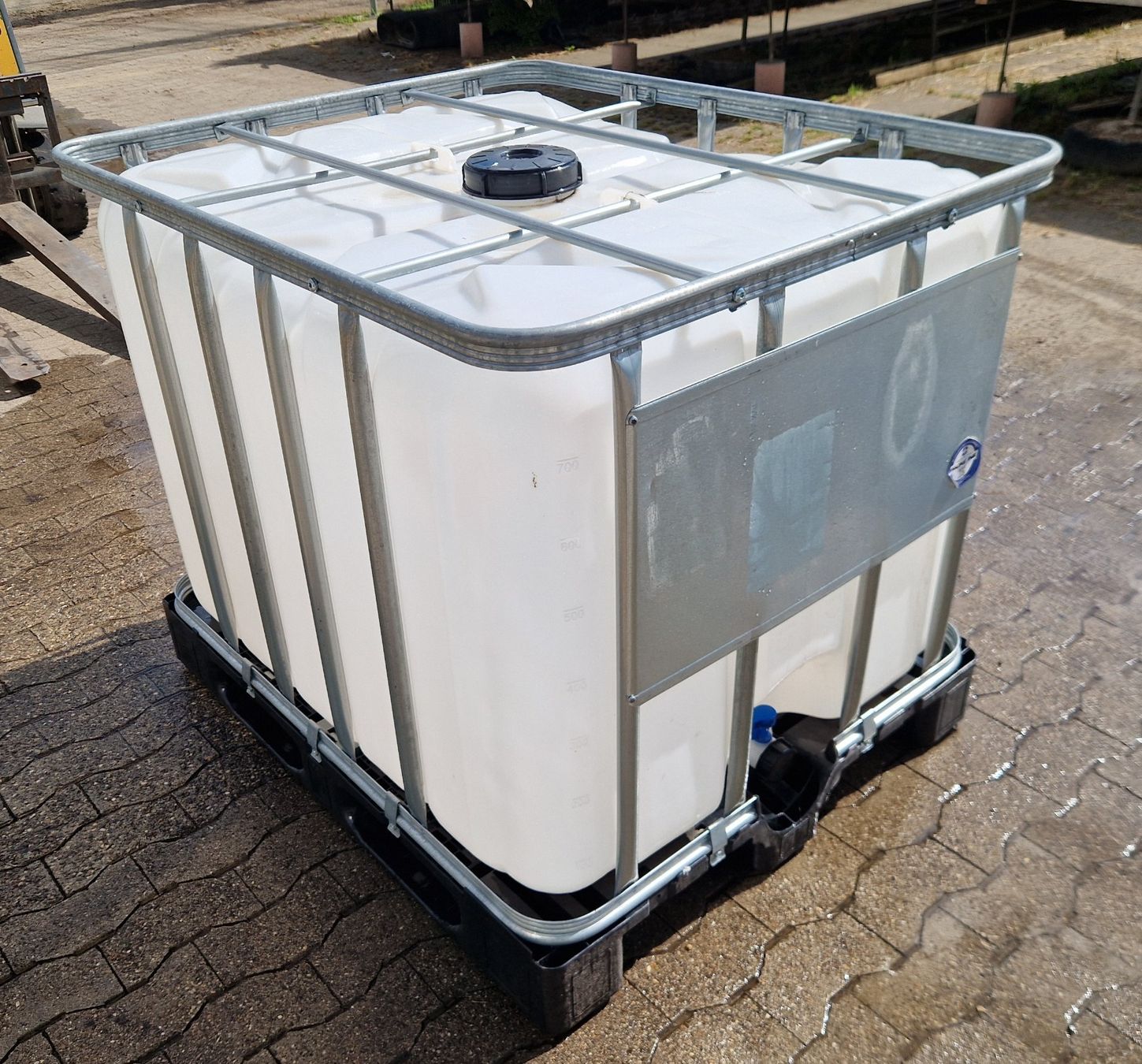Tränken & Tröge: IBC Tank 700Liter – Gebraucht aus Gampelen von Schmidi887 1