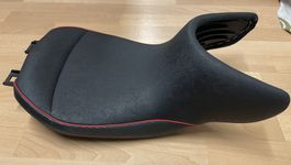 BMW R 1200 R LC - Fahrersitz tief