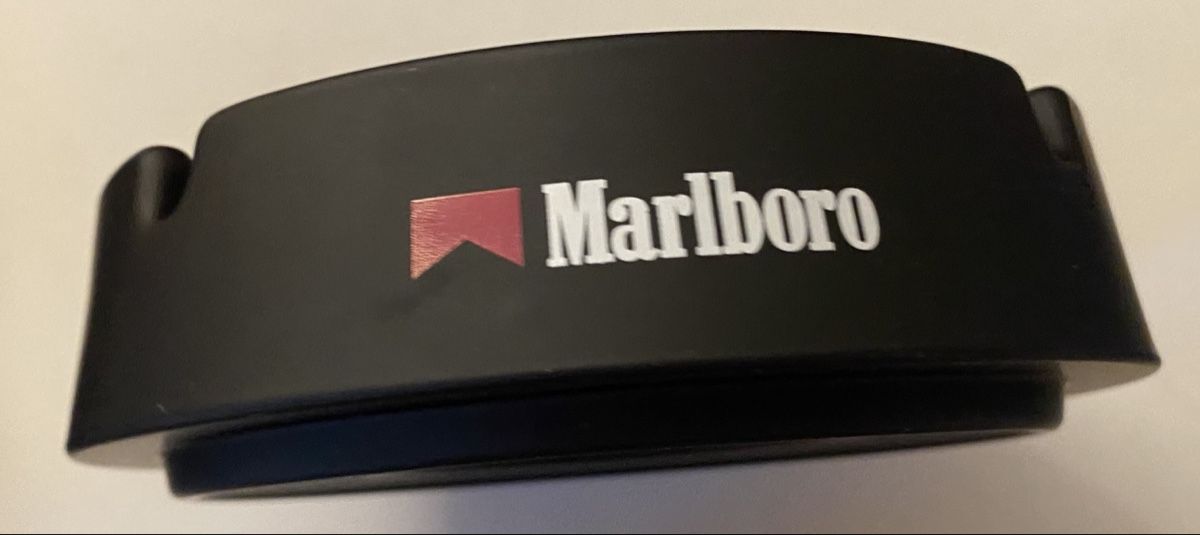 Marlboro Aschenbecher: Marlboro Zigarettenaschenbecher – Neu (gemäss Beschreibung) aus Allschwil von Deal_Tiger99