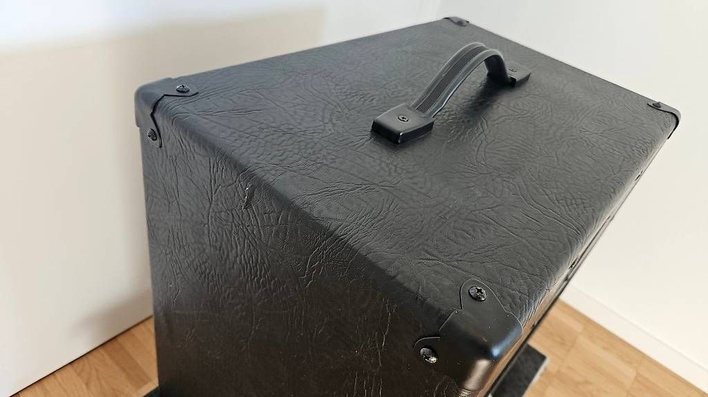 Harley Benton Haut-parleurs: Cabinet Harley Benton G112 Celestion V30 – D'occasion à Kirchberg BE par bero-music 4