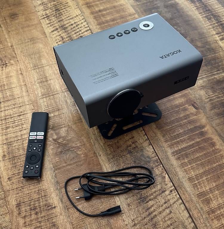 Vidéoprojecteurs: Kogata 4K Beamer inklusive Beamer Standbein – D'occasion à Baden par laurent2025 2