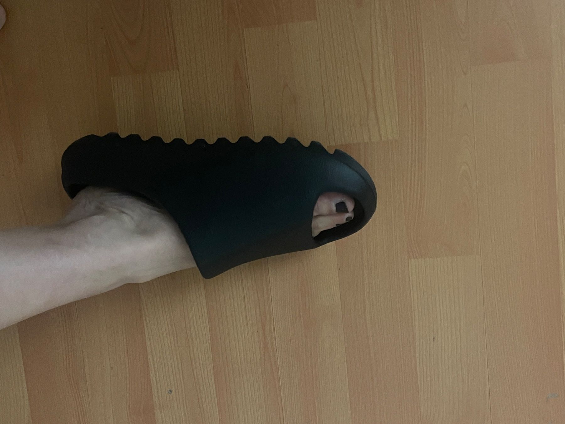Adidas Herrenschuhe: Adidas Yeezy Schlappen – Gebraucht aus Zürich von ber_r6vw 4