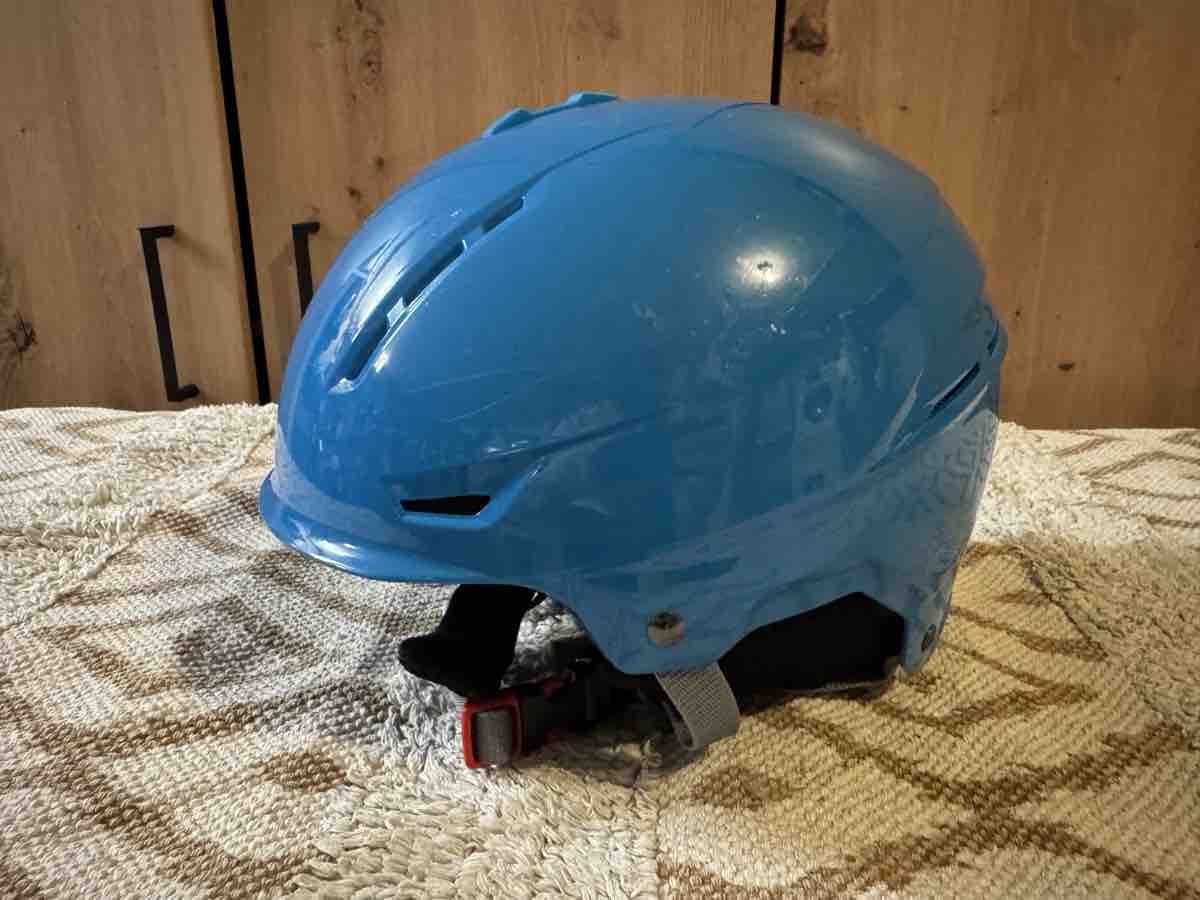 Casques: Skihelm blau Grösse S/M Gebraucht – D'occasion à Hunzenschwil par tunergegenraser