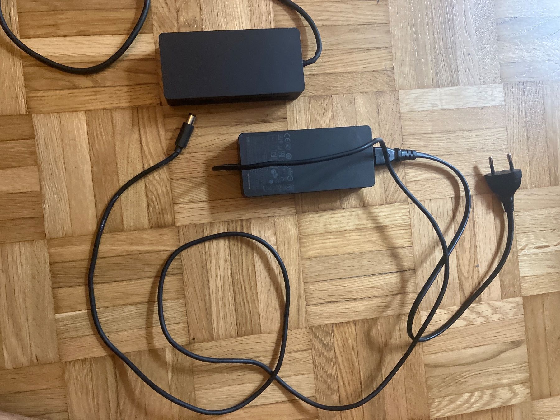 Microsoft Dockingstation: Microsoft Surface Dock used – Gebraucht aus Zürich von gilles.a 2