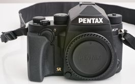 PENTAX KP (Black) 24,3 MP, APS-C CMOS. Nur 3869 Klicks!
