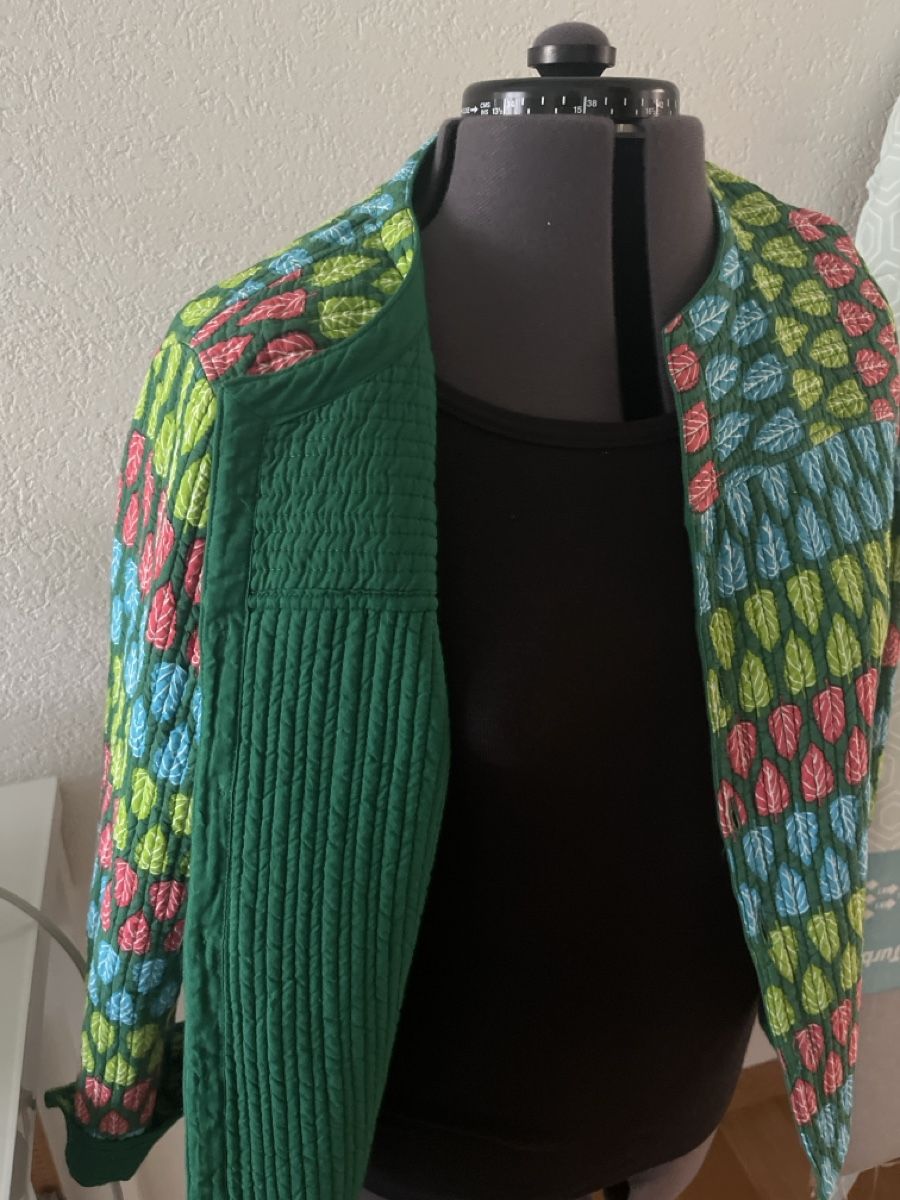 Giacche: Frühlingshafte Jacke mit Blätter Muster Gr. M – Nuovo (secondo la descrizione) da winterthur venduto da Ulla2 1
