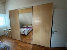 Kleiderschrank hell 300×240 cm, Schiebetüren mit Spiegel
