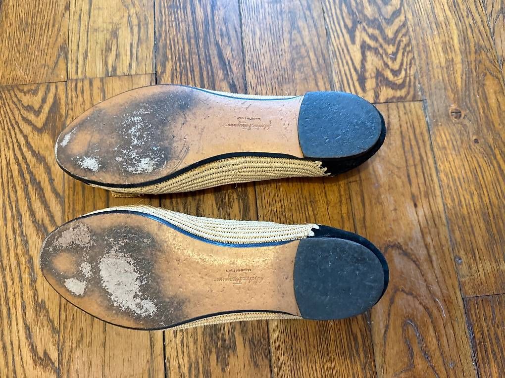 Salvatore Ferragamo Scarpe da donna: Ferragamo Vara ballerinas raffia suede - size 9 – Usato da Zürich venduto da Applepie 2