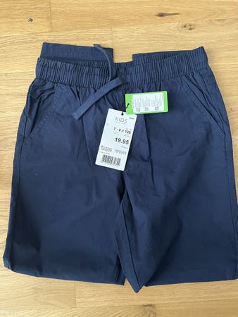 Neu! Coole, bequeme Hose für Jungs, Gr. 128 (7-8 J.)