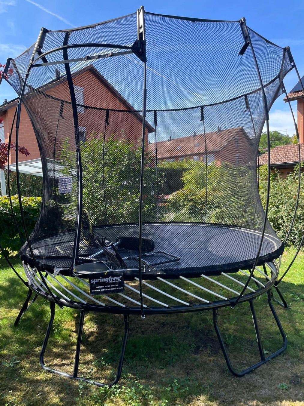 Springfree Trampolini: Trampolin Springfree, Medium Round R79, Durchmesser 3 Meter – Usato da Bottighofen venduto da KarinRuhland