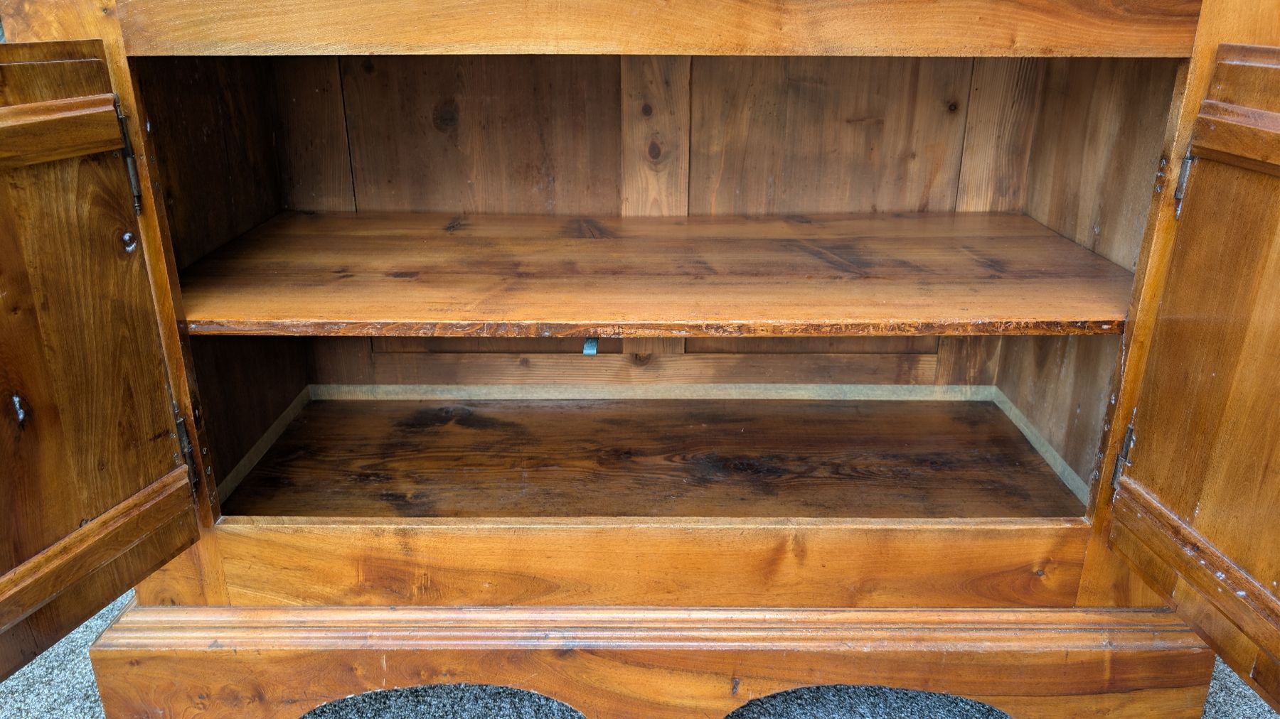 Büffets: Buffet Antik – Gebraucht aus Lauterbrunnen von ms_2293 6