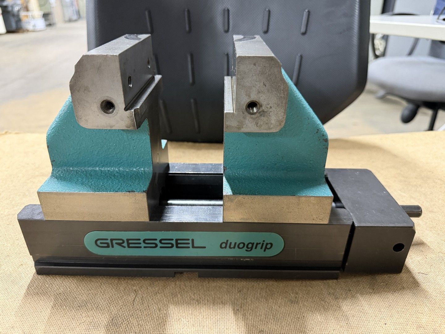 Attrezzi per industria metallurgica: Schraubstock Gressel Duogrip – Usato da Zuchwil venduto da dragosmd-maschinen 1