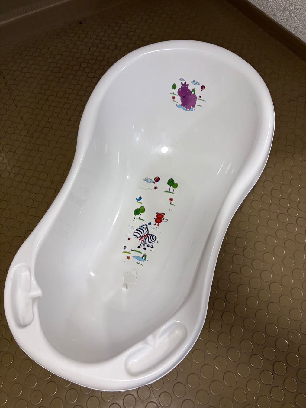 Vasche da bagno: Badewanne mit einem Badewannensitz – Usato da Oberhofen am Thunersee venduto da ver_n9w9 1