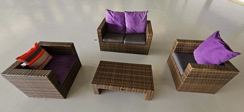 Garten Lounge 4 teilig mit Sitzkissen und Tisch Kaufen auf Ricardo