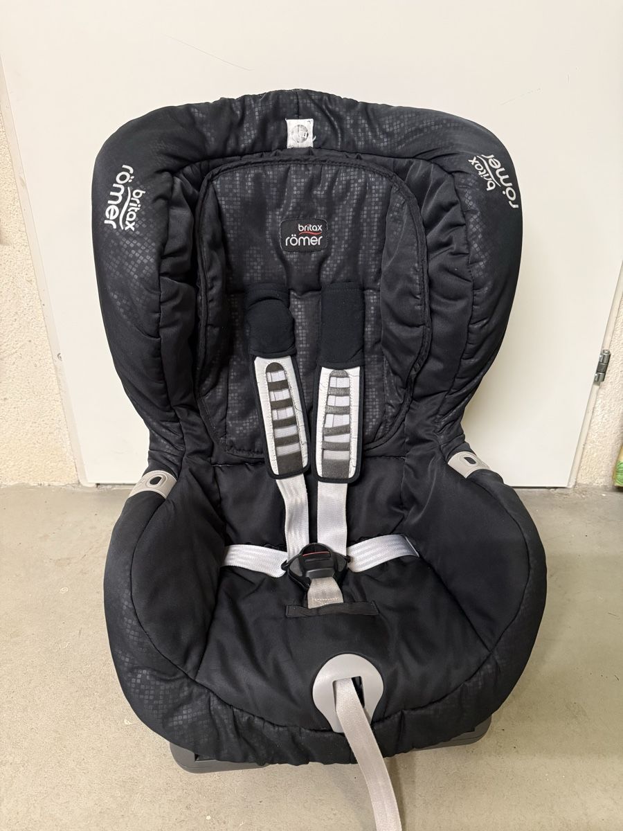 Britax Römer Seggiolini per auto: Britax Römer Kindersitz – Usato da Winterthur venduto da fab_b659 3