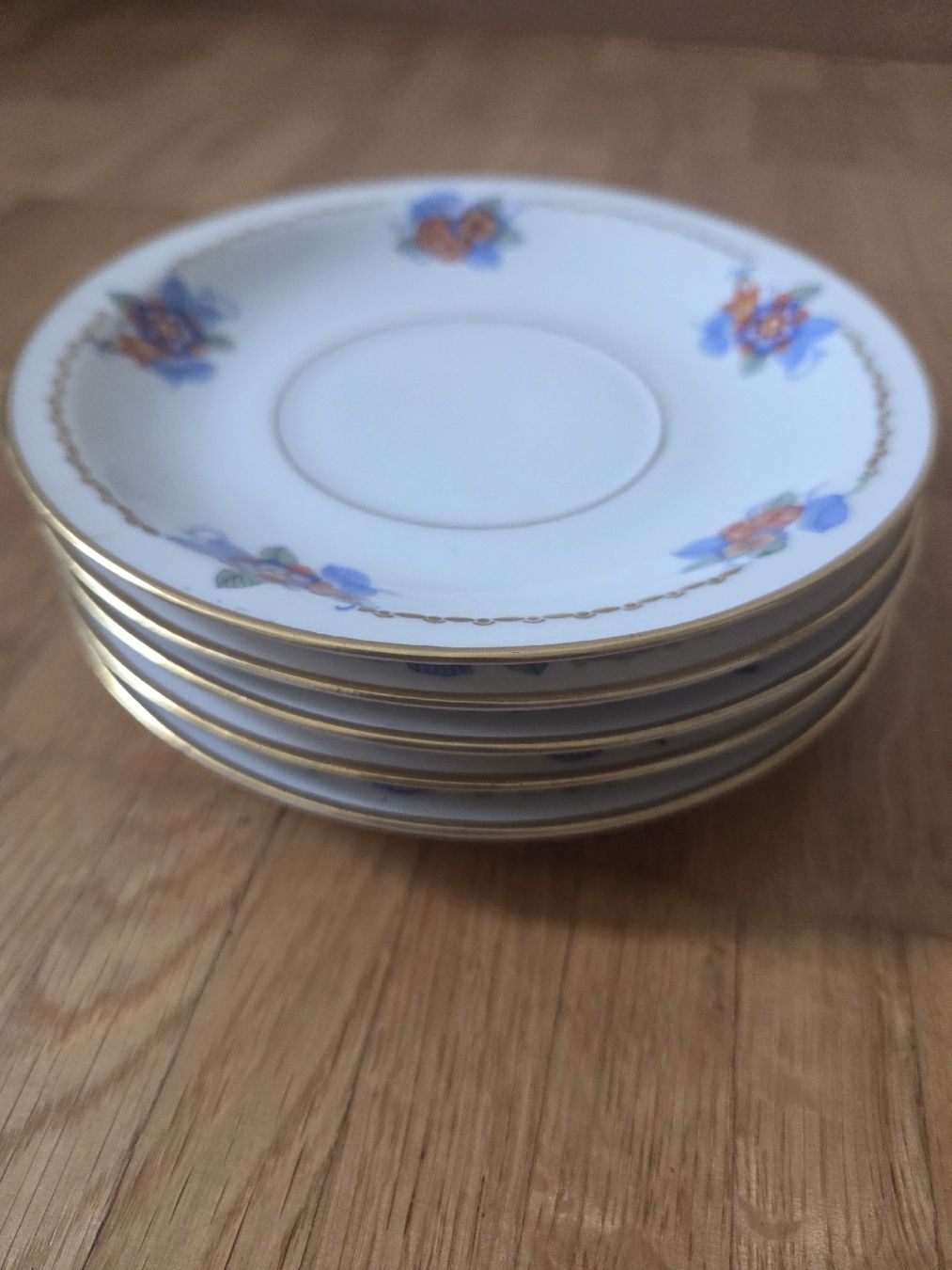 Set di piatti: Teetassen mit Untertassen – Usato da Zofingen venduto da jel_qns5 5