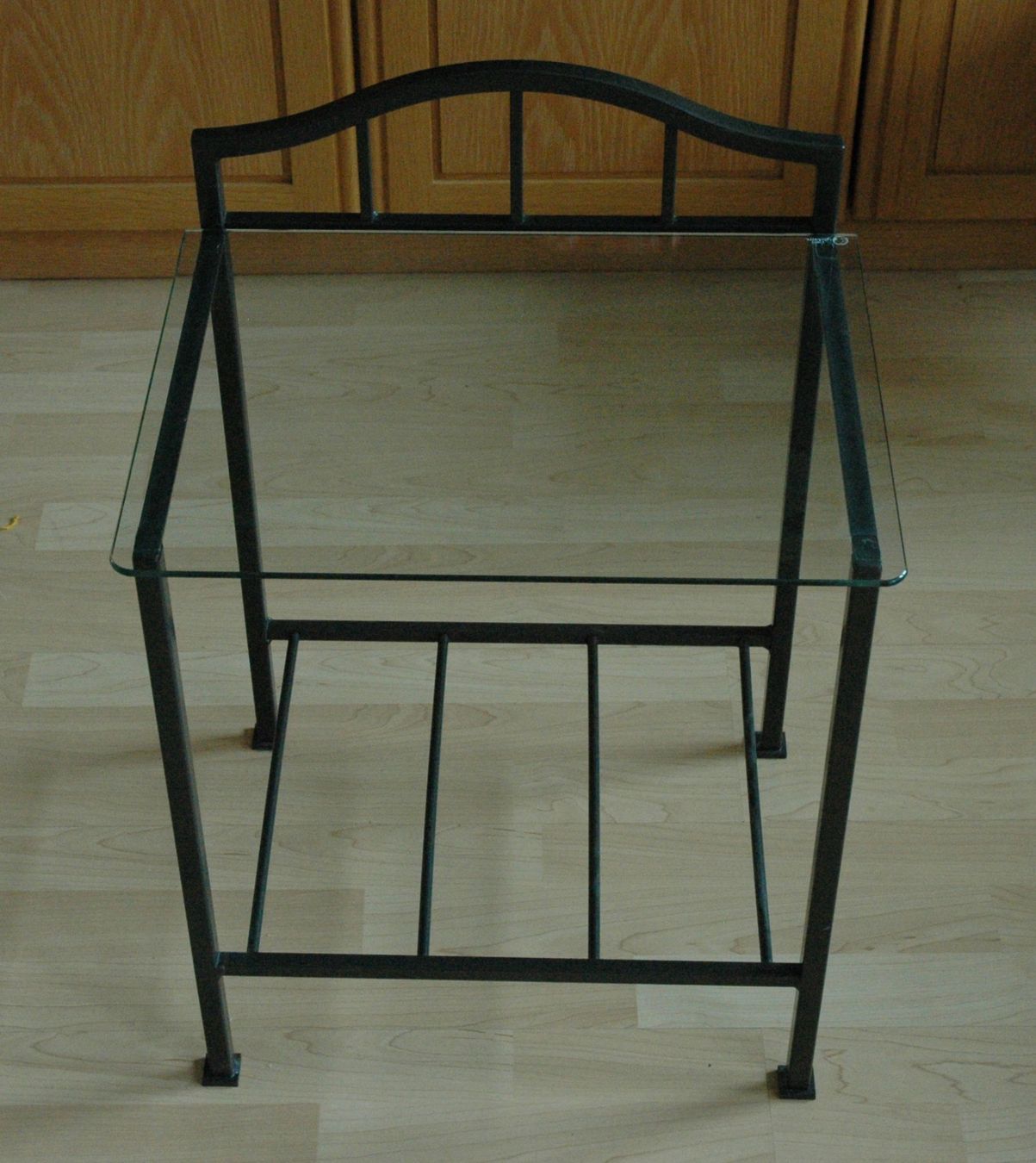 Tables: Beistelltisch Metall, Glas – D'occasion à Thun par Gitarre-1