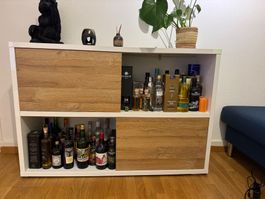 Gut erhaltenes und schönes Sideboard