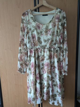 Romantisches Sommerkleid mit Rosenmuster, Grösse 38