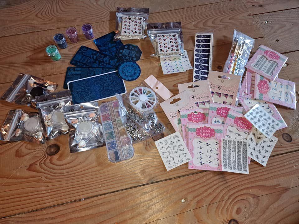 Smalto per unghie: Nail Art Set – Nuovo e nell'imballaggio originale da Schübelbach venduto da chinchilla84