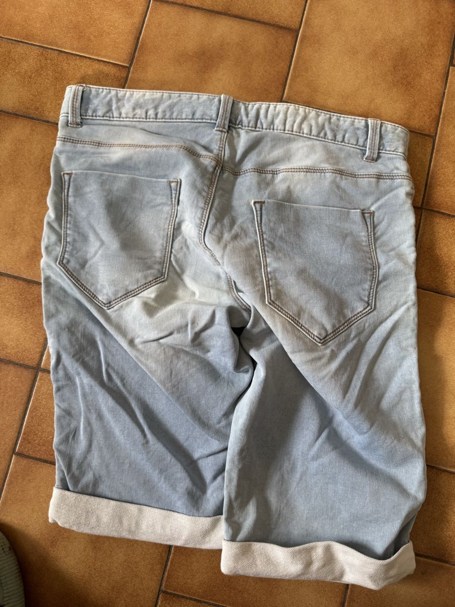 Pantaloni: Short Kiabi bleu clair, taille 40 Doryan – Nuovo (secondo la descrizione) da Veyrier venduto da kimedovapa 1