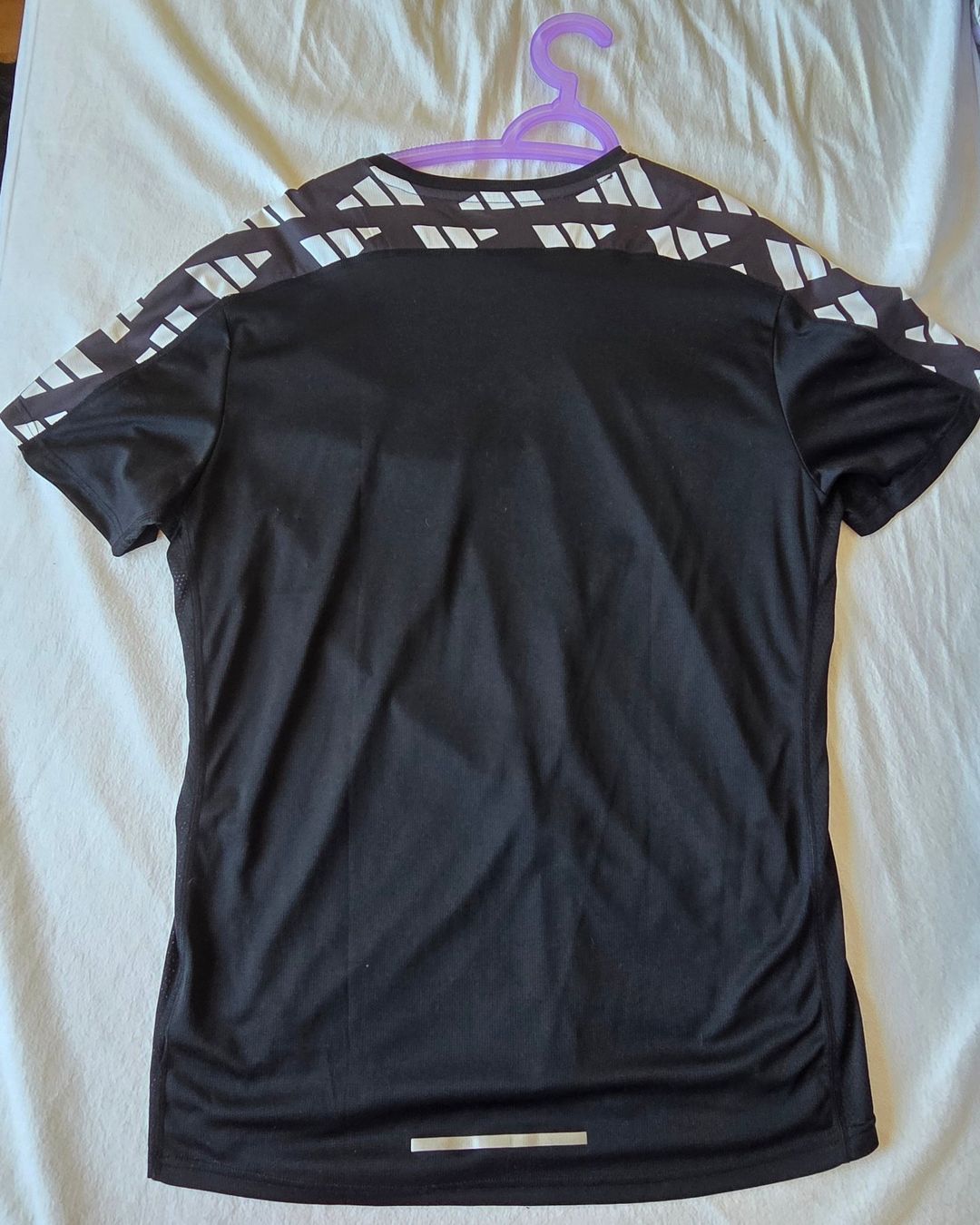 Adidas T-Shirts: Adidas Aeroready Tshirt – Gebraucht aus Gerlafingen von Curt38 1