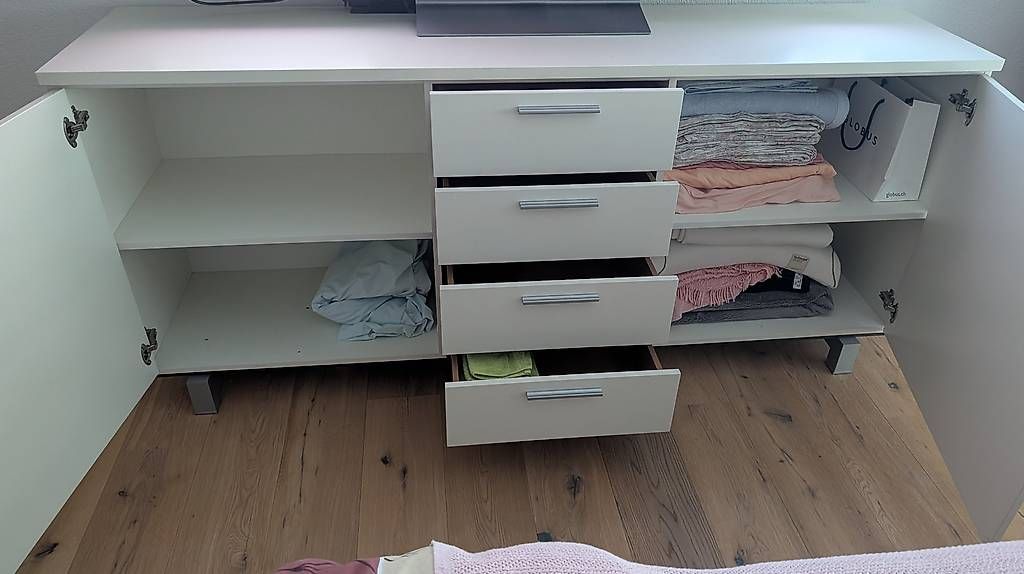 Commodes: Robustes Sideboard, Kommode – D'occasion à Aarwangen par Beelzebert 3