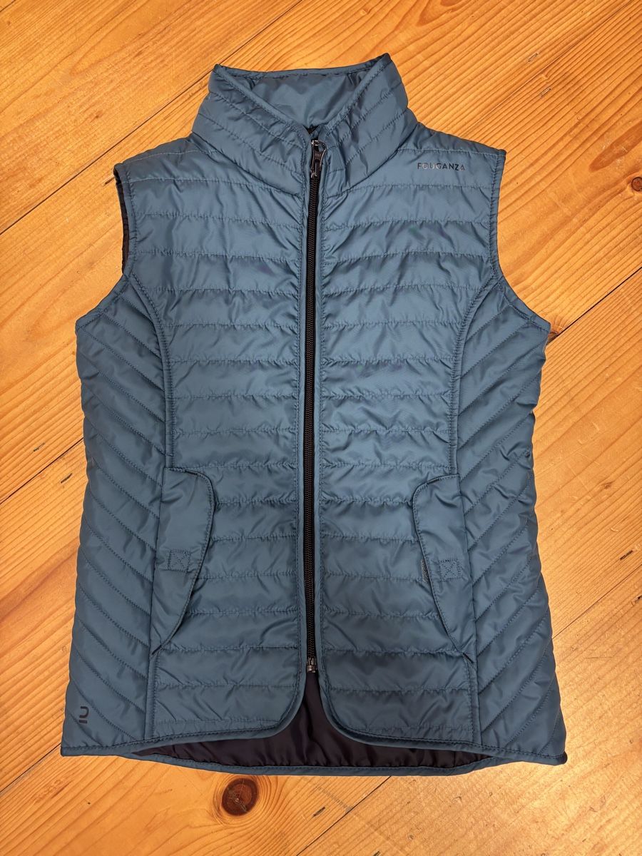 Decathlon Altro abbigliamento per bambino: Fouganza Steppweste, Grösse 134/140 – Usato da Büren an der Aare venduto da Nikito2001