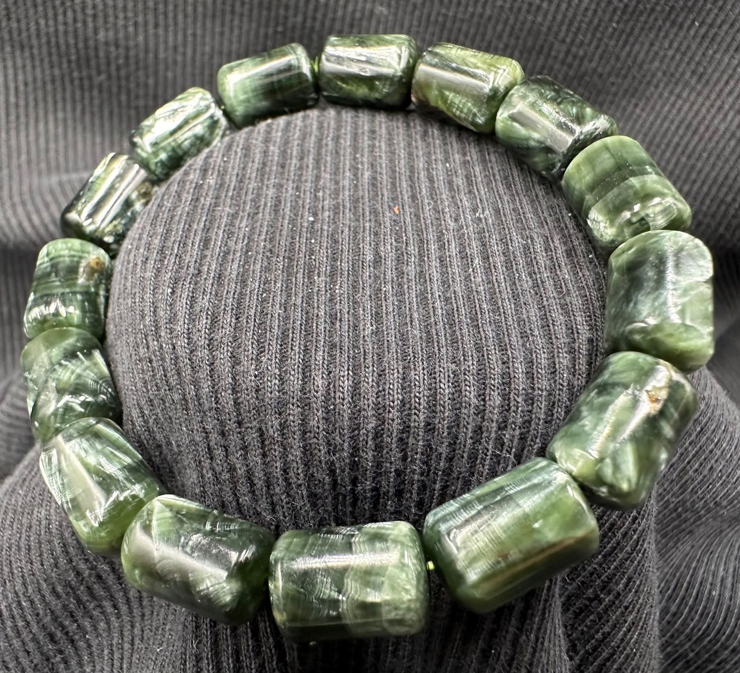 Mineralien & Heilsteine: Einzigartiges Seraphinit Säulen-Armband – Neu und originalverpackt aus Männedorf von cab_cb8m 2