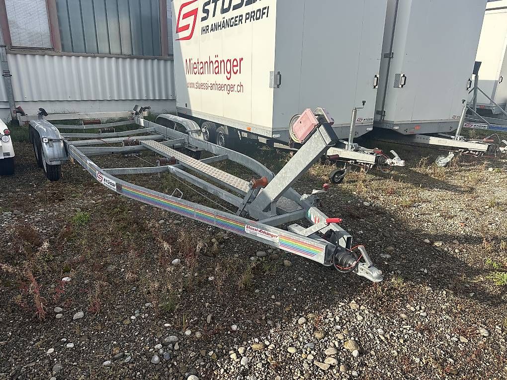 Stüssy Anhänger: Bootsanhänger BMT 2000 – Gebraucht aus Wettswil von Pwettswil