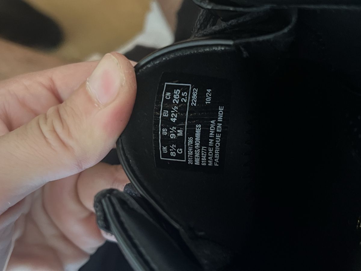 Clarks Scarpe da uomo: Chaussures Clarks noires – Nuovo (secondo la descrizione) da Villars-Ste-Croix venduto da Maaaat 6