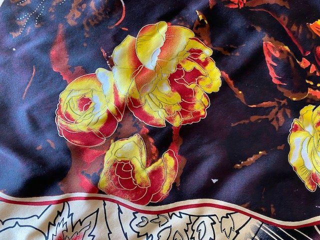 Foulard & Sciarpe: Seidenschal 80x80 – Usato da Edlibach venduto da Arnoldotto 2