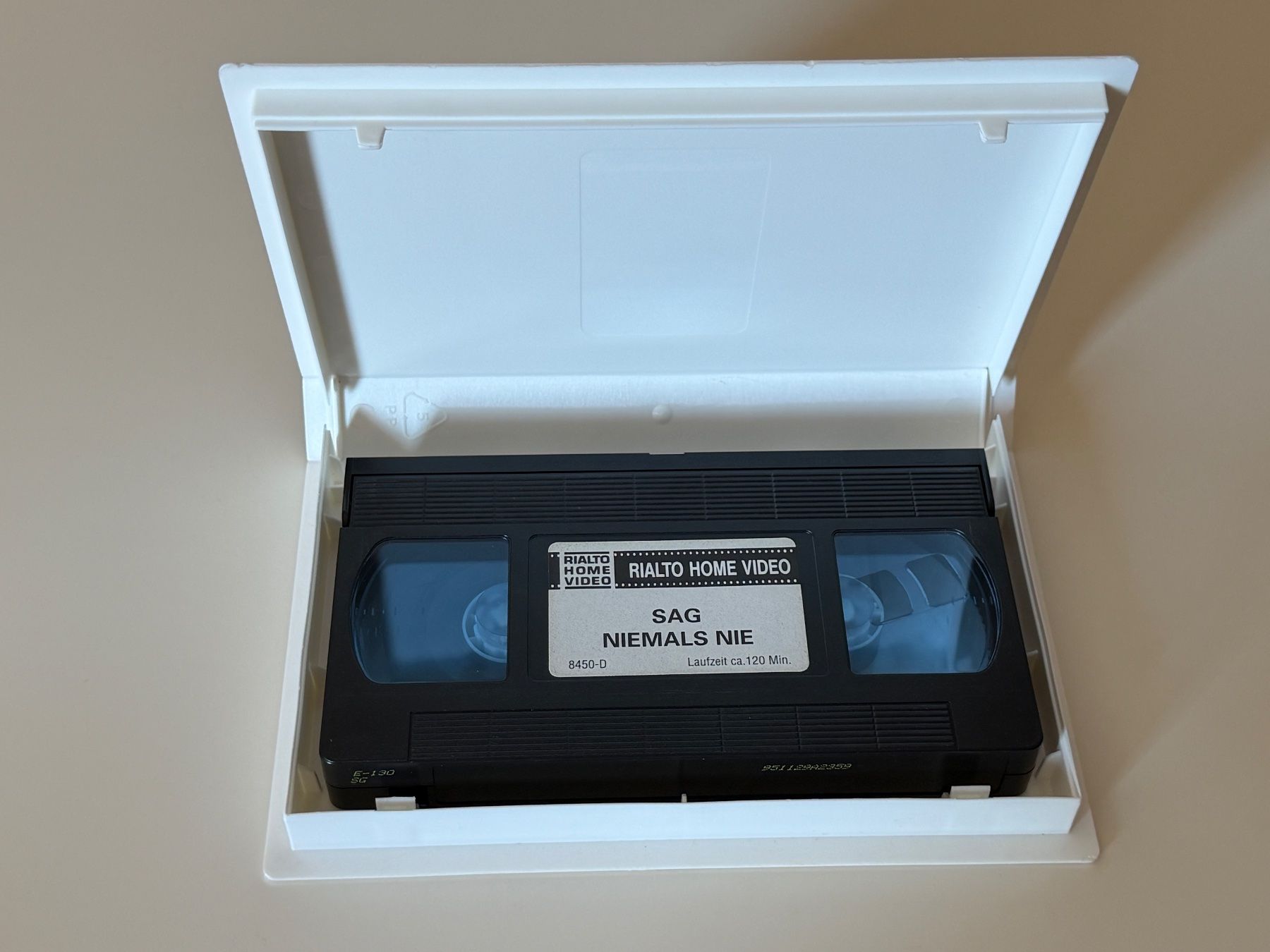 Tutti i VHS: 007 James Bond - Sag Niemals Nie – Usato da Altstätten SG venduto da sheamus 2
