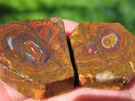 Koroit Opal Rough 2 Rubs 140.60Cts.