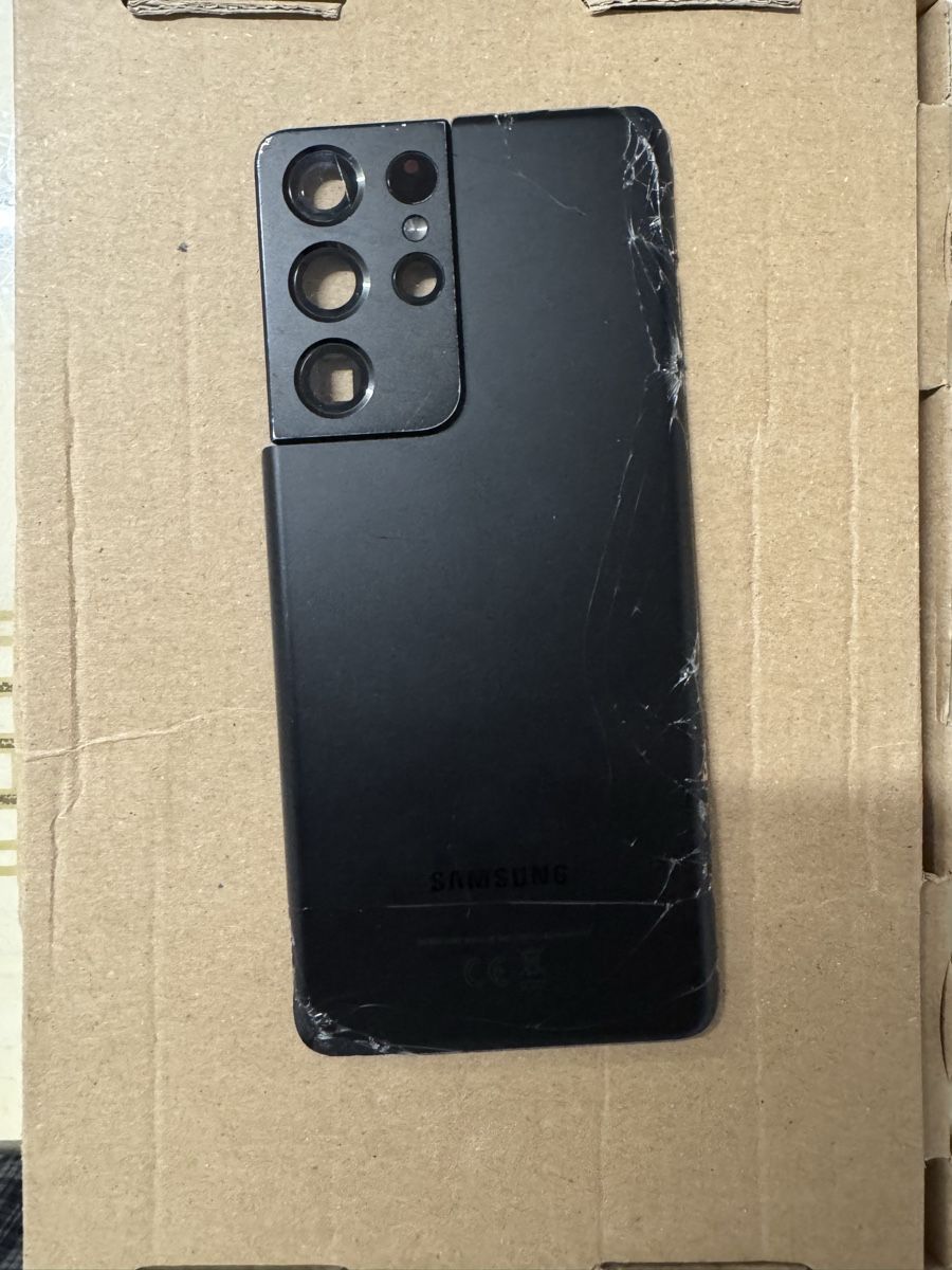 Samsung Telefoni cellulari / Smartphones: Samsung S21 Ultra - Back Glass – Usato da Petit-Lancy venduto da abd_z5cb
