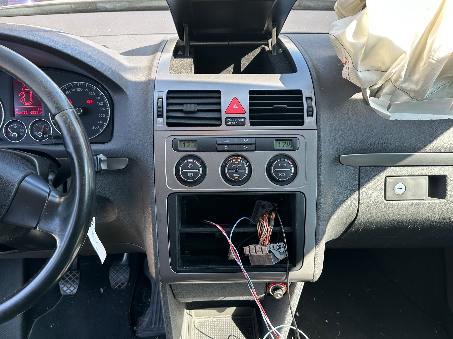 VW Autos: VW Touran 1.9 Diesel – Defekt aus Zuckenriet von DGZ2020 4