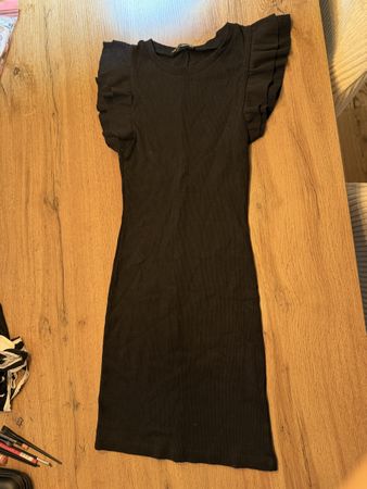 Schwarzes Zara Kleid mit Rüschenärmeln, Grösse S