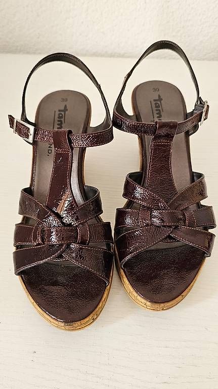 Scarpe da donna: Tamaris Lack-Sandale mit Kork-Keilabsatz – Usato da Sursee venduto da nei_7klk