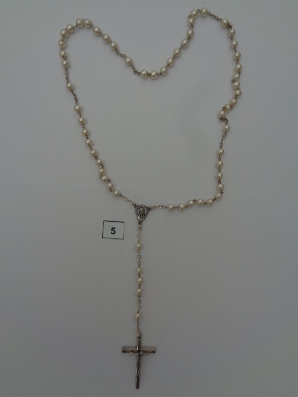 Autres bijoux: Rosenkranz mit Kunstperlen – D'occasion à Chur par omonia